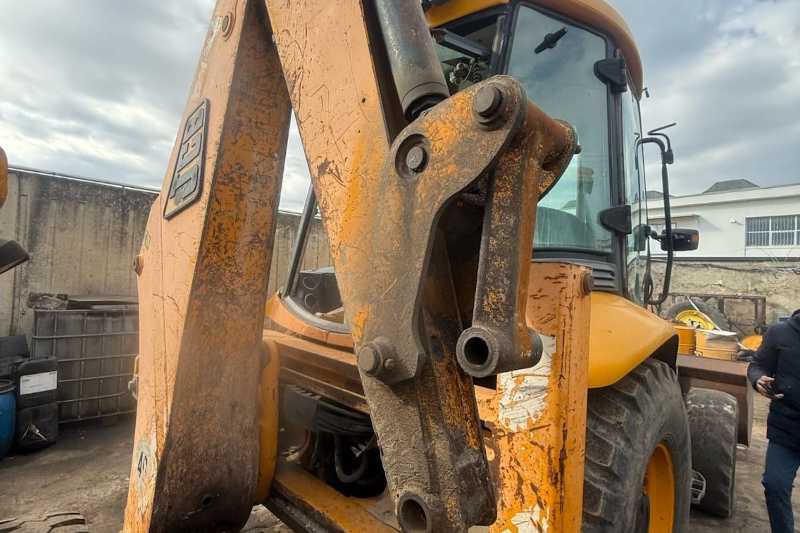 OmecoHub - Immagine JCB 3CX
